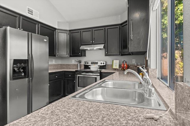 1044 Andy Cir, Sacramento, CA 95838