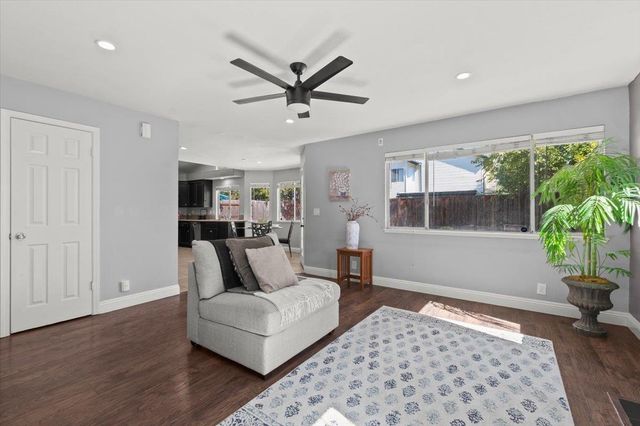 1044 Andy Cir, Sacramento, CA 95838