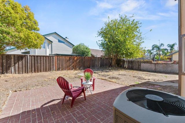 1044 Andy Cir, Sacramento, CA 95838
