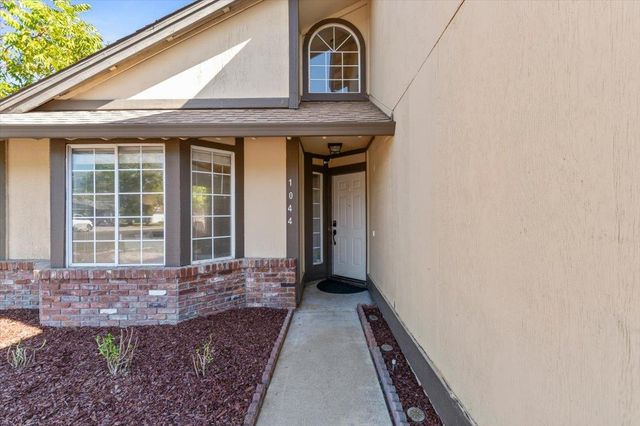1044 Andy Cir, Sacramento, CA 95838