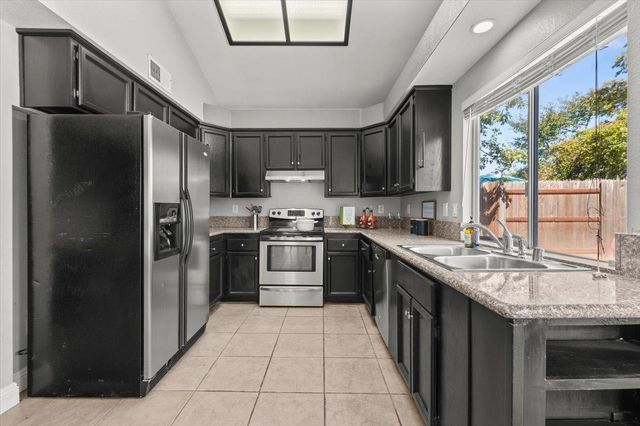 1044 Andy Cir, Sacramento, CA 95838