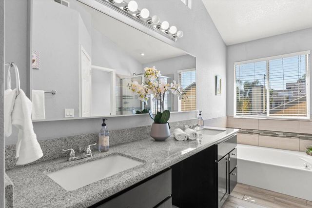 1044 Andy Cir, Sacramento, CA 95838