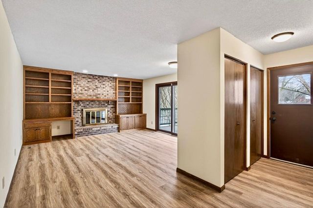 2700 Crestwood Circle, Hopkins, MN 55305