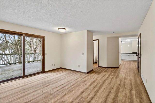 2700 Crestwood Circle, Hopkins, MN 55305