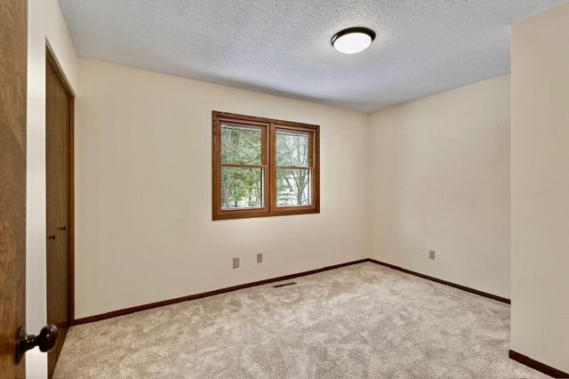 2700 Crestwood Circle, Hopkins, MN 55305