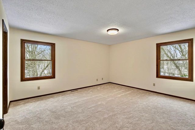 2700 Crestwood Circle, Hopkins, MN 55305