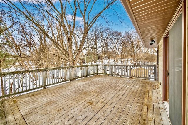 2700 Crestwood Circle, Hopkins, MN 55305