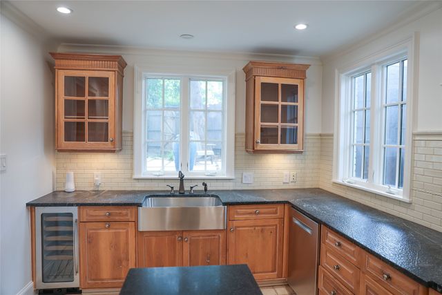 1306 Woodlawn Avenue, Dallas, TX 75208