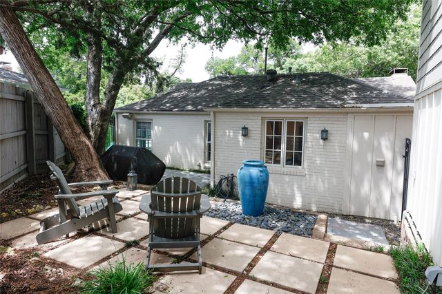 1306 Woodlawn Avenue, Dallas, TX 75208