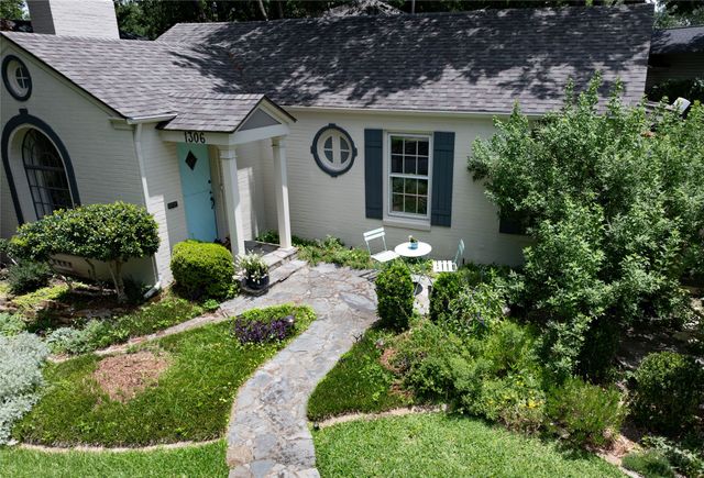 1306 Woodlawn Avenue, Dallas, TX 75208