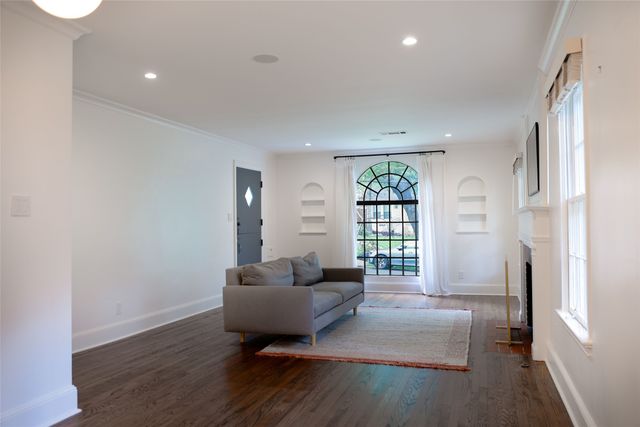 1306 Woodlawn Avenue, Dallas, TX 75208