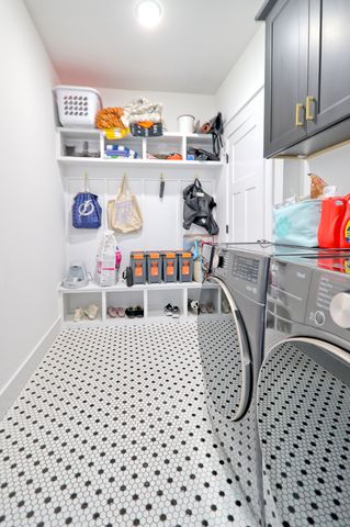 2114 Alpine Dr, Columbia, TN 38401