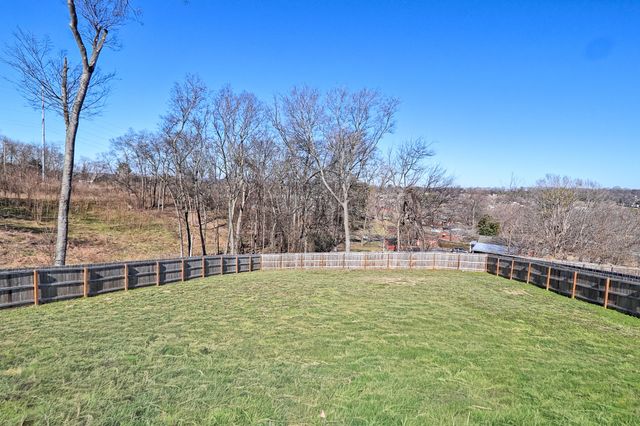 2114 Alpine Dr, Columbia, TN 38401