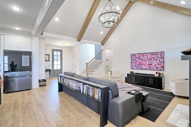 2114 Alpine Dr, Columbia, TN 38401