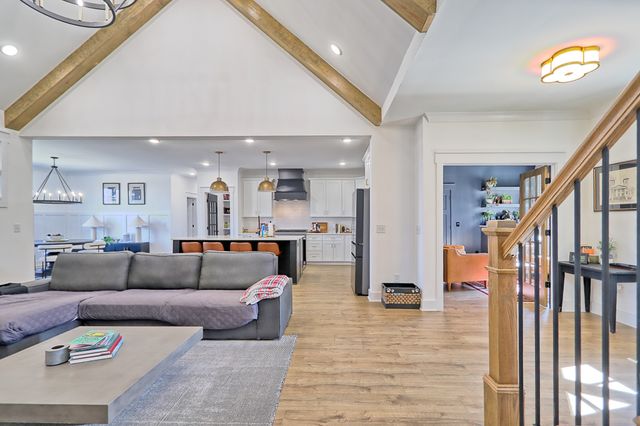 2114 Alpine Dr, Columbia, TN 38401