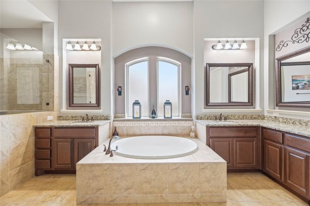 6115 Duke Trail Lane, Sugar Land, TX 77479