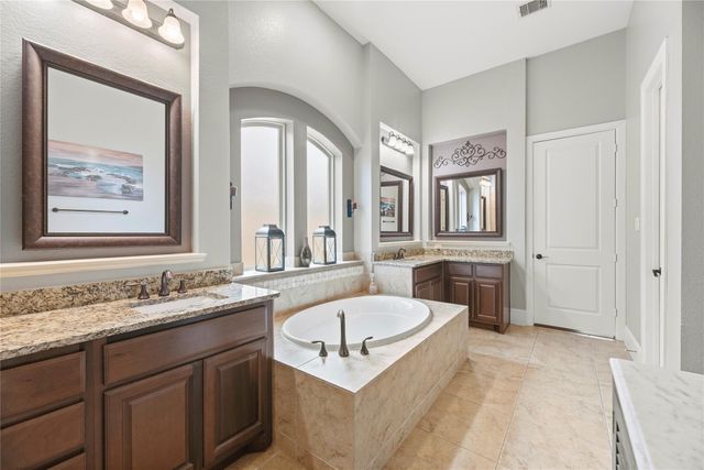 6115 Duke Trail Lane, Sugar Land, TX 77479