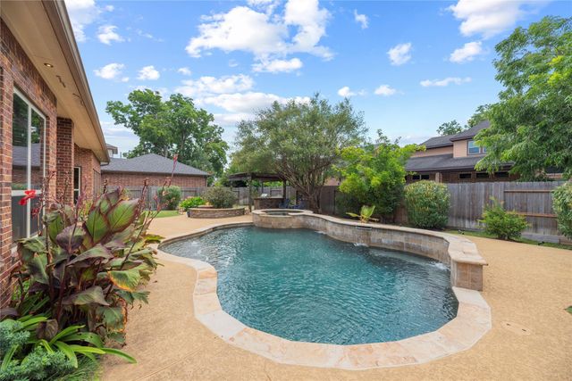 6115 Duke Trail Lane, Sugar Land, TX 77479