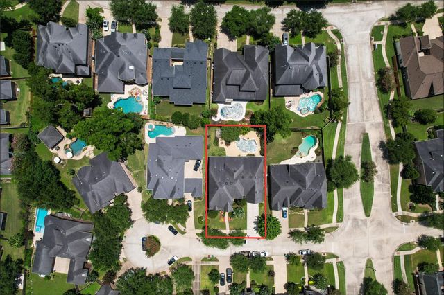 6115 Duke Trail Lane, Sugar Land, TX 77479