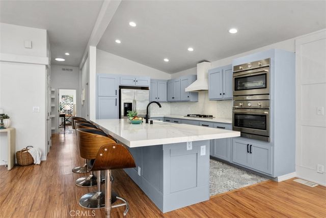 80 Huntington 402, Huntington Beach, CA 92648