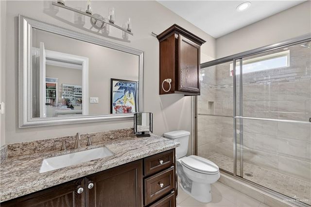 908 W Iroquois Avenue, Pharr, TX 78577