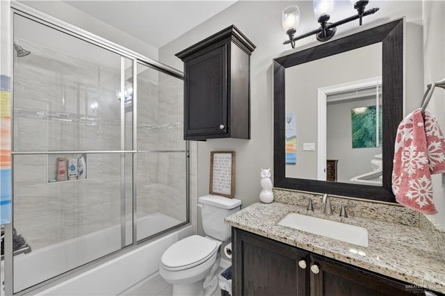 908 W Iroquois Avenue, Pharr, TX 78577