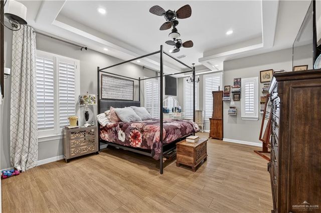 908 W Iroquois Avenue, Pharr, TX 78577