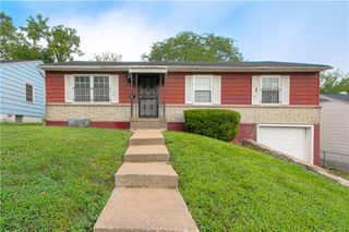 7016 Monroe Avenue, Kansas City, MO 64132
