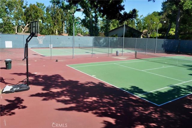 46 Meadowlark, Oak Park, CA 91377