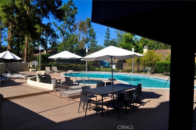 46 Meadowlark, Oak Park, CA 91377