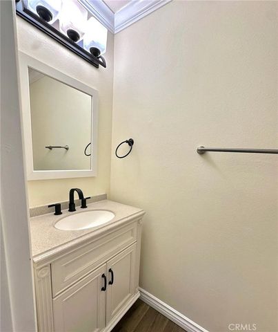 46 Meadowlark, Oak Park, CA 91377