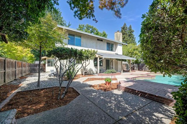 9 Bliss River Ct, Sacramento, CA 95831