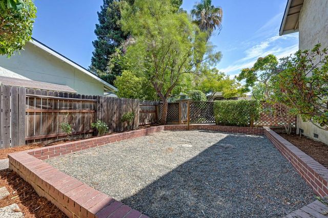 9 Bliss River Ct, Sacramento, CA 95831
