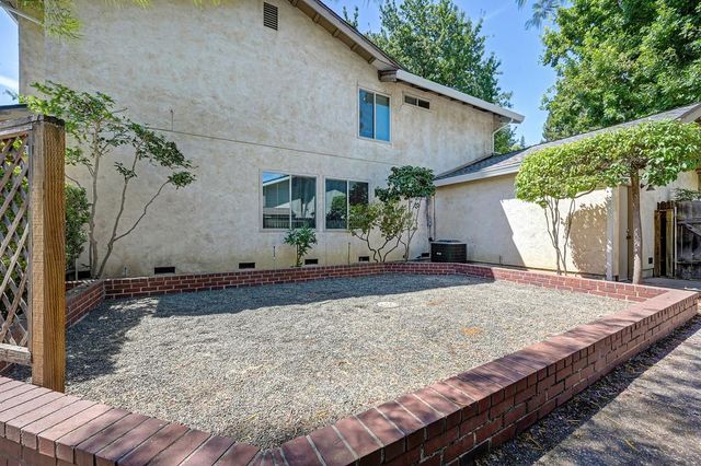 9 Bliss River Ct, Sacramento, CA 95831