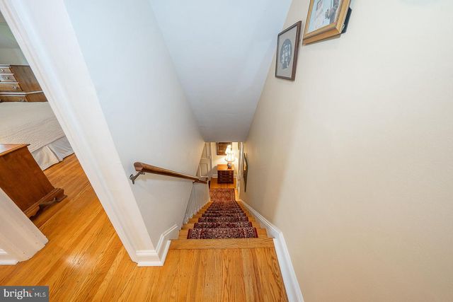 525 W BEECHTREE LN, Wayne, PA 19087