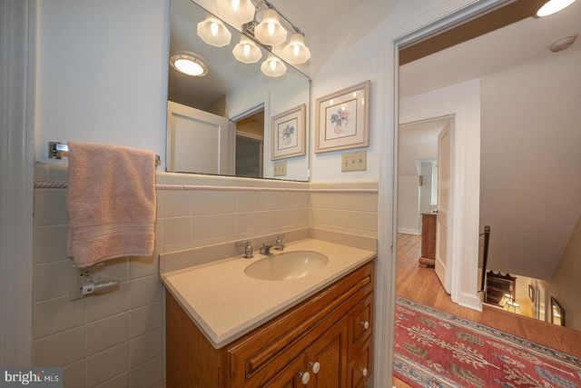 525 W BEECHTREE LN, Wayne, PA 19087