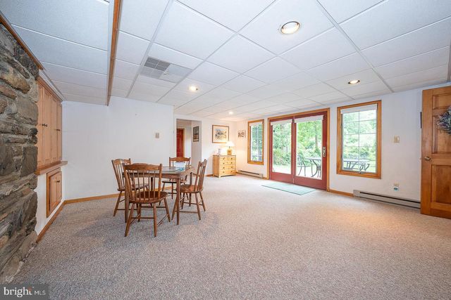 525 W BEECHTREE LN, Wayne, PA 19087