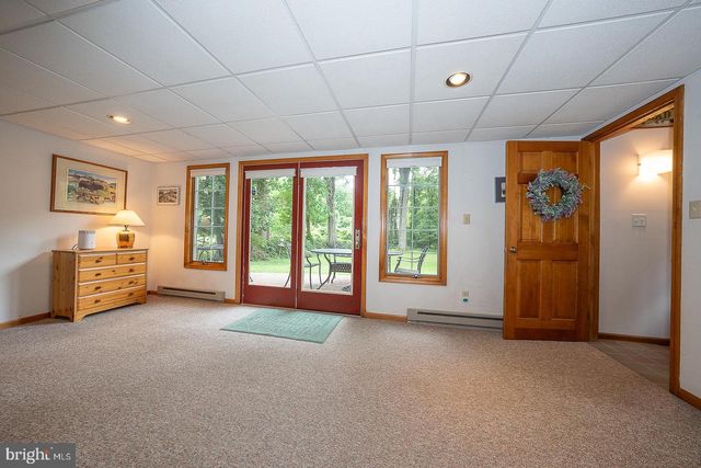 525 W BEECHTREE LN, Wayne, PA 19087