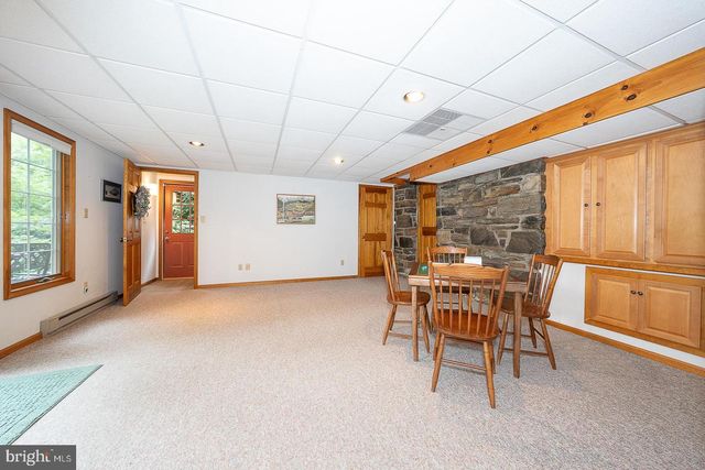 525 W BEECHTREE LN, Wayne, PA 19087