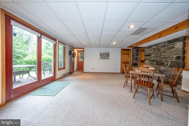 525 W BEECHTREE LN, Wayne, PA 19087