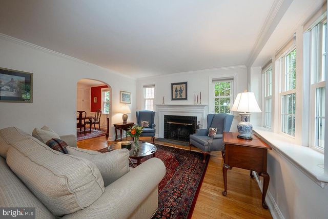 525 W BEECHTREE LN, Wayne, PA 19087