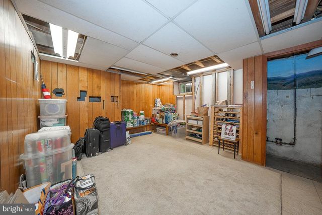 525 W BEECHTREE LN, Wayne, PA 19087
