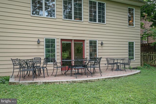 525 W BEECHTREE LN, Wayne, PA 19087