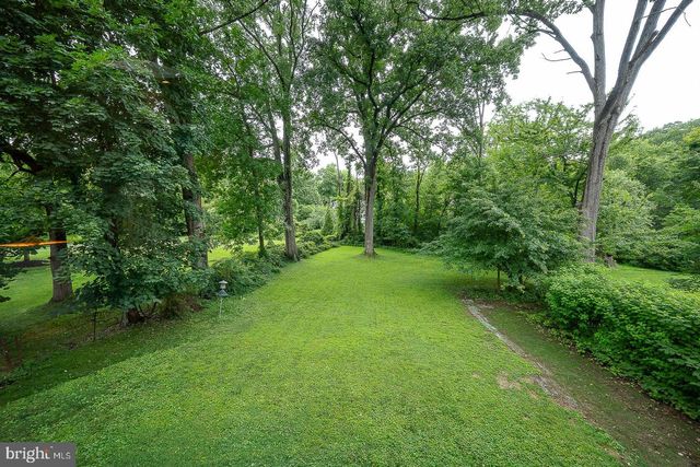 525 W BEECHTREE LN, Wayne, PA 19087