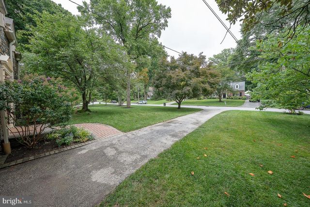 525 W BEECHTREE LN, Wayne, PA 19087