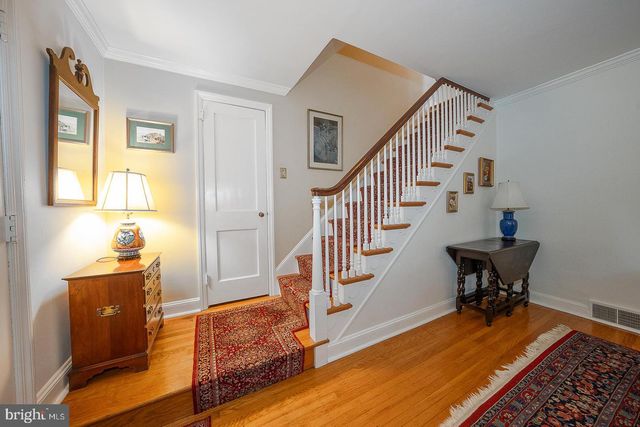 525 W BEECHTREE LN, Wayne, PA 19087