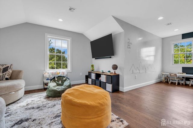 1431-2038 Greenwood Drive, Piscataway, NJ 08854
