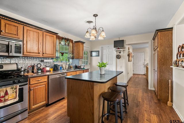 203 Pecan St, Rusk, TX 75785