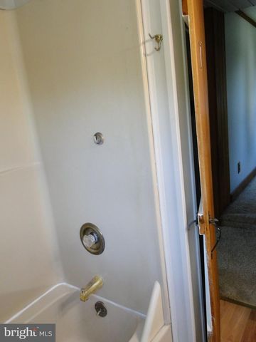 817 BLOOMING GLEN RD, Blooming Glen, PA 18911