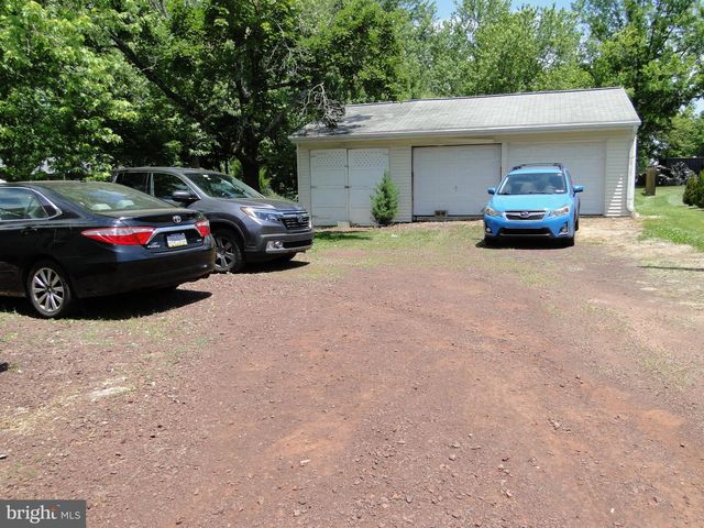 817 BLOOMING GLEN RD, Blooming Glen, PA 18911